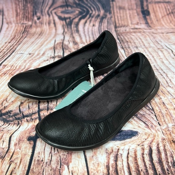 REVITALIGN Black Snake Print Inca Leather Orthotic Support Slip On Flats - Picture 14 of 14